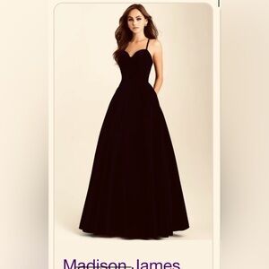 Madison James size 6 Classic Black Evening Gown